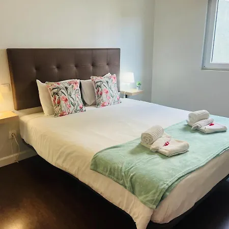 Charming House In Gaia And Porto 3 *