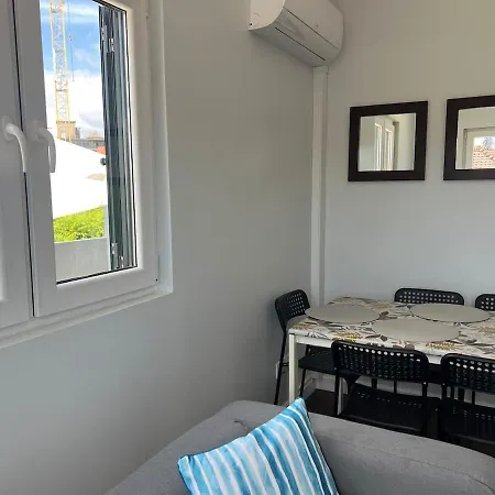 Charming House In Gaia And Porto 3 *