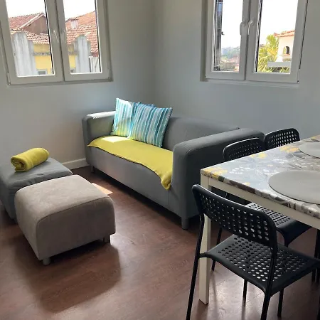 Charming House In Gaia And Porto 3 *
